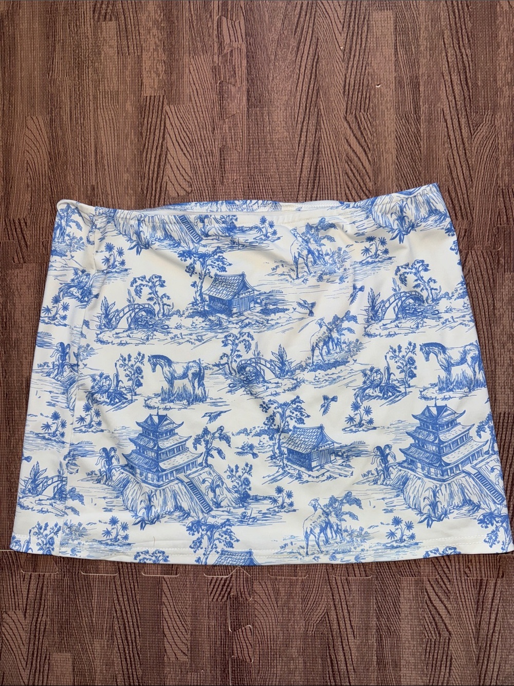 EDIKTED BLUE AND WHITE MINI SKIRT SIZE MEDIUM